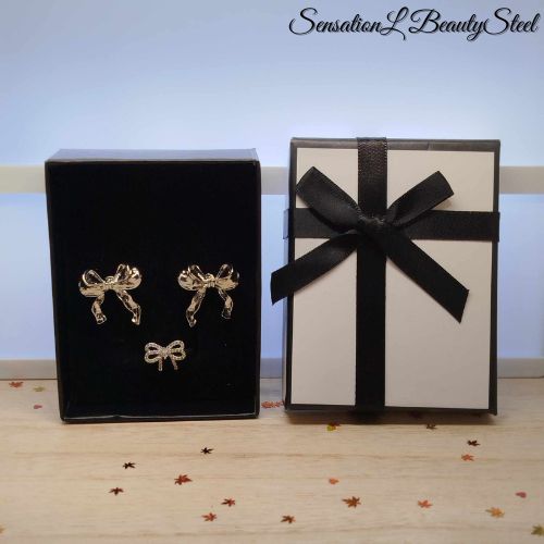 Parure Nœud Précieux – Les Deux Pièces : Boucles d'Oreilles & Bague